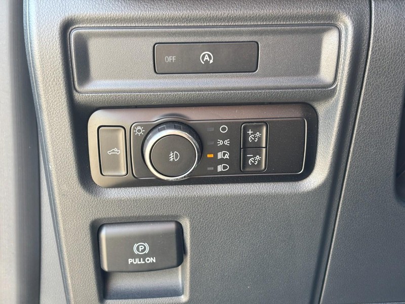 Ford F-150 Vehicle Full-screen Gallery Image 11