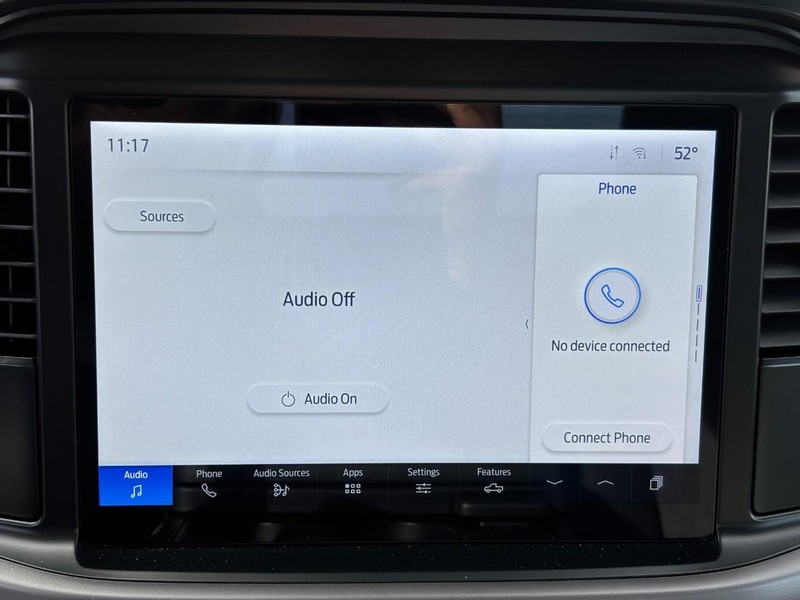 Ford F-150 Vehicle Full-screen Gallery Image 15