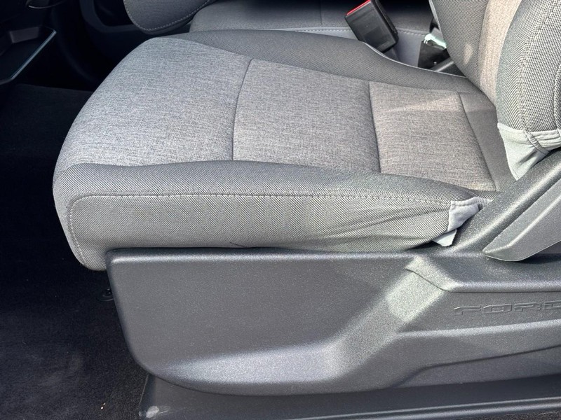 Ford F-150 Vehicle Full-screen Gallery Image 20