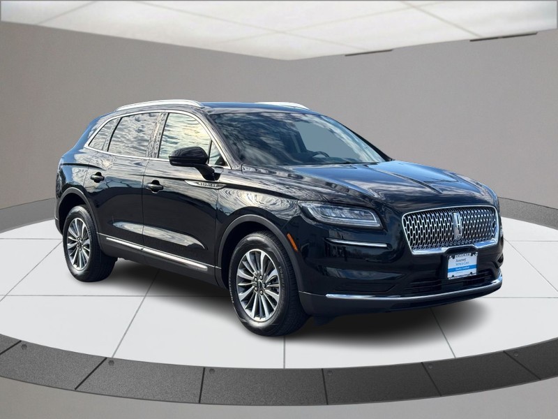 Lincoln Nautilus Vehicle Full-screen Gallery Image 02