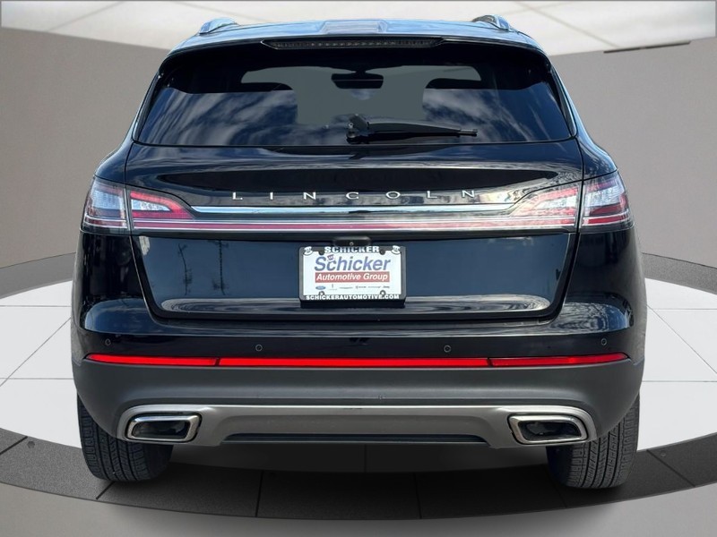 Lincoln Nautilus Vehicle Full-screen Gallery Image 04