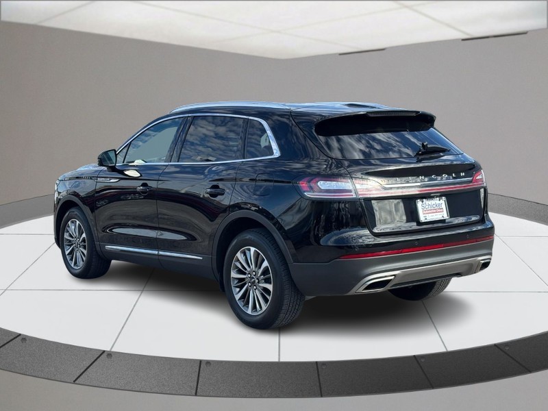 Lincoln Nautilus Vehicle Full-screen Gallery Image 06