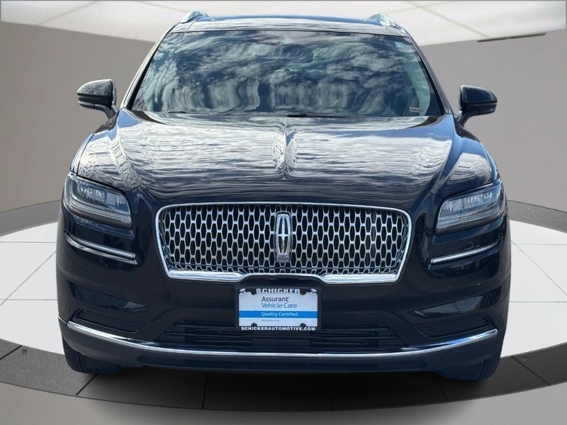 Lincoln Nautilus Vehicle Full-screen Gallery Image 09