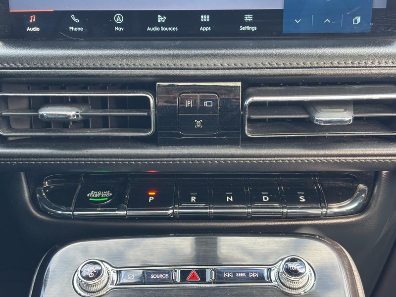 Lincoln Nautilus Vehicle Full-screen Gallery Image 14