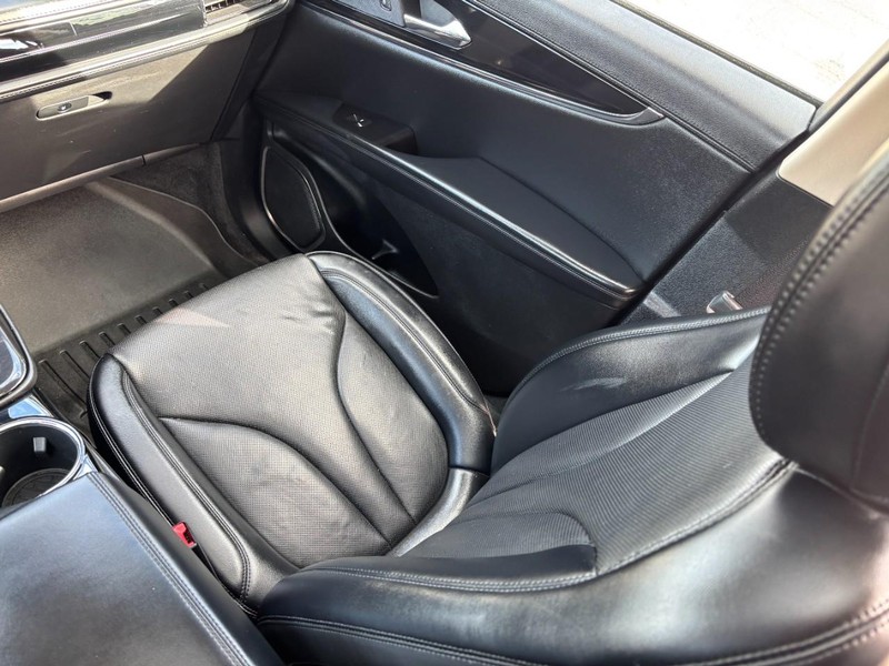 Lincoln Nautilus Vehicle Full-screen Gallery Image 16