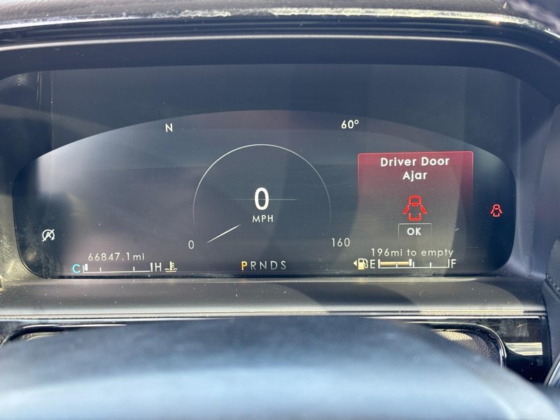 Lincoln Nautilus Vehicle Full-screen Gallery Image 20