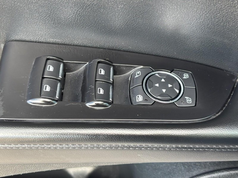 Lincoln Nautilus Vehicle Full-screen Gallery Image 25