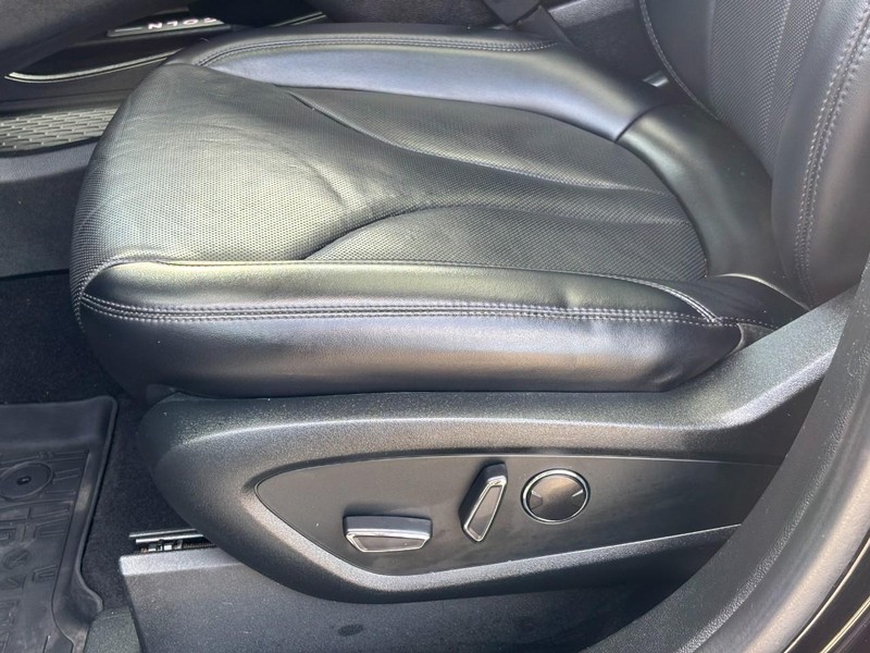 Lincoln Nautilus Vehicle Full-screen Gallery Image 27