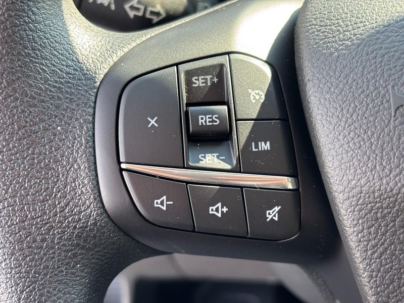 Ford Transit Cargo Van Vehicle Full-screen Gallery Image 07