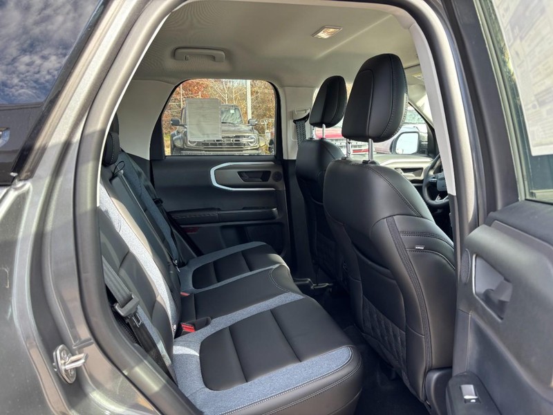 Ford Bronco Sport Vehicle Full-screen Gallery Image 05