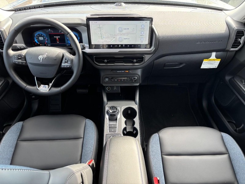 Ford Bronco Sport Vehicle Full-screen Gallery Image 06