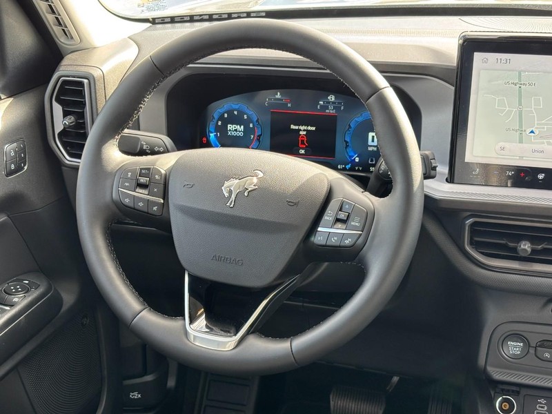 Ford Bronco Sport Vehicle Full-screen Gallery Image 07