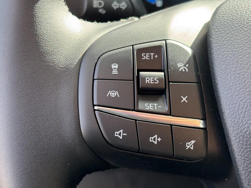 Ford Bronco Sport Vehicle Full-screen Gallery Image 12