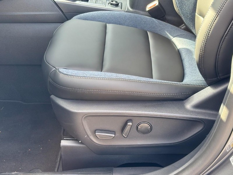 Ford Bronco Sport Vehicle Full-screen Gallery Image 21