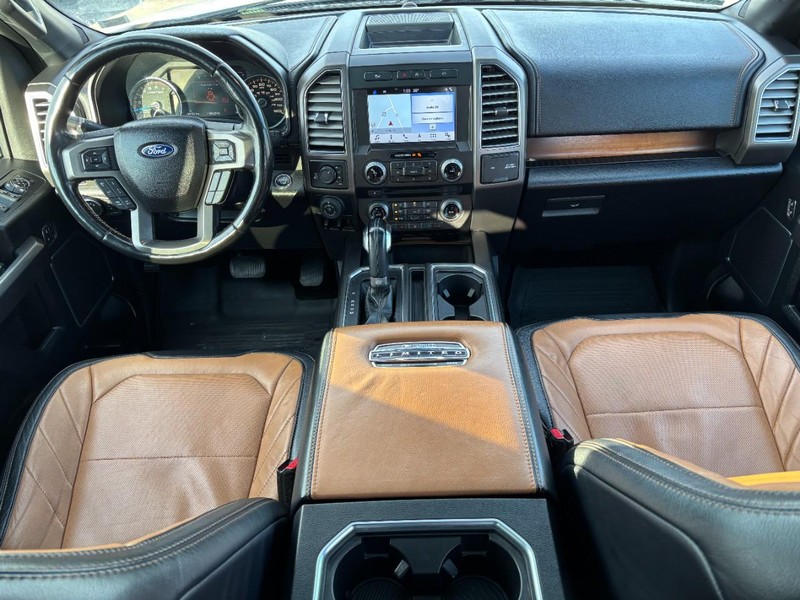 Ford F-150 Vehicle Full-screen Gallery Image 11