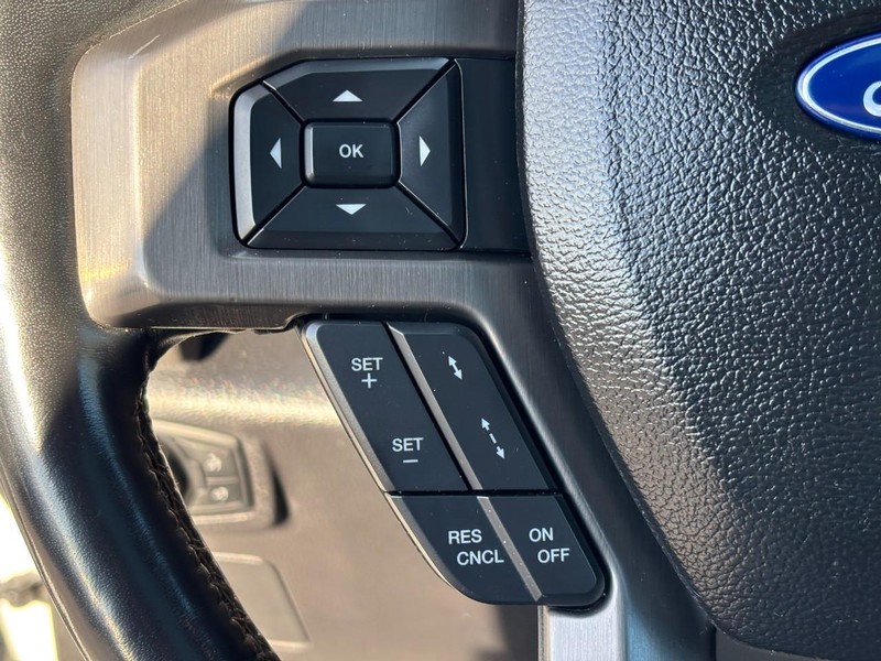 Ford F-150 Vehicle Full-screen Gallery Image 17