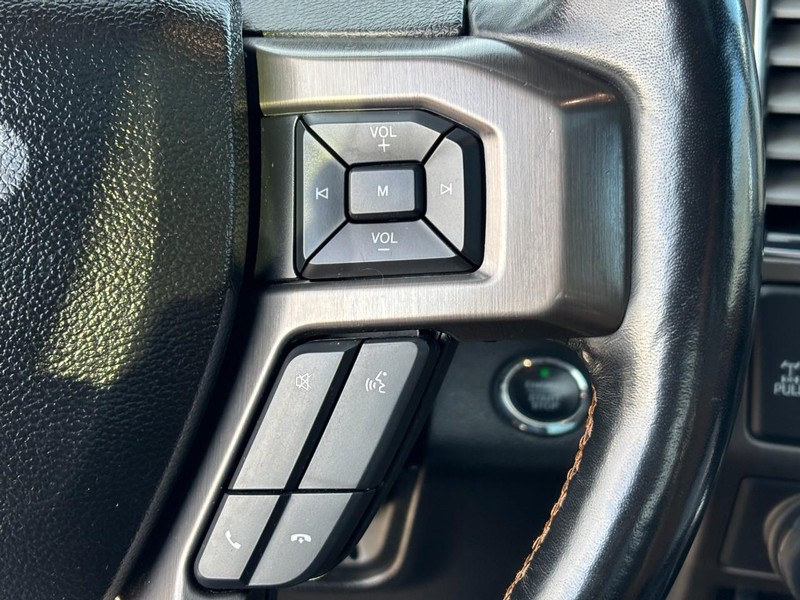 Ford F-150 Vehicle Full-screen Gallery Image 18