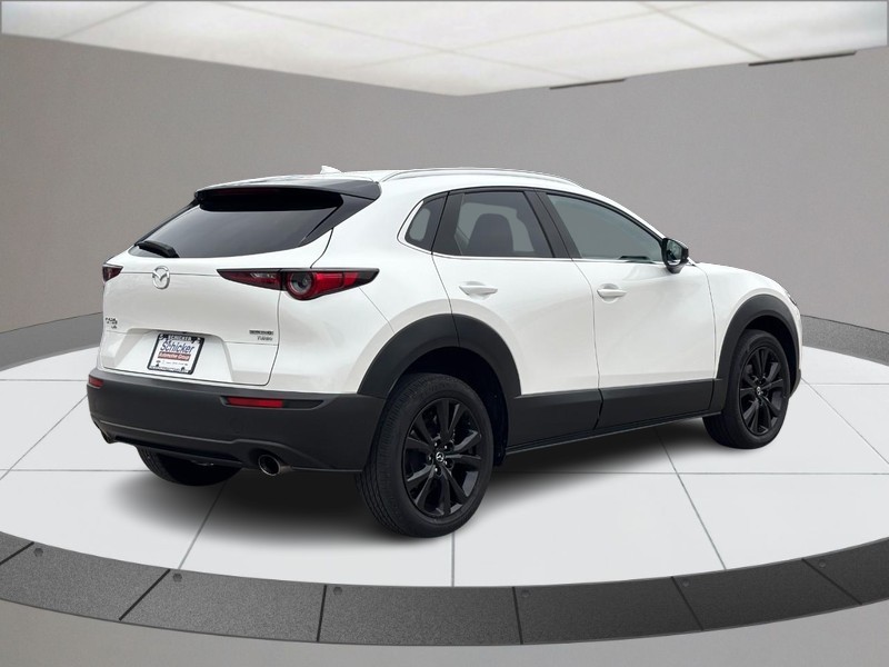 Mazda CX-30 Vehicle Full-screen Gallery Image 03