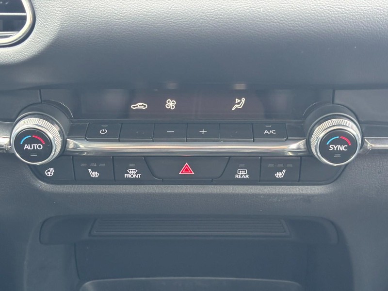 Mazda CX-30 Vehicle Full-screen Gallery Image 14