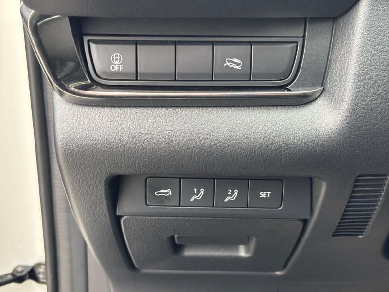 Mazda CX-30 Vehicle Full-screen Gallery Image 16