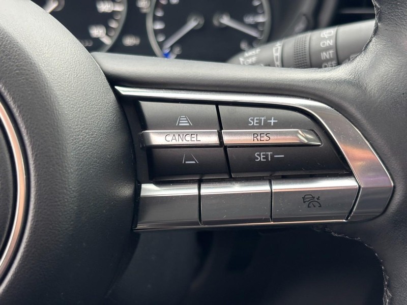 Mazda CX-30 Vehicle Full-screen Gallery Image 18