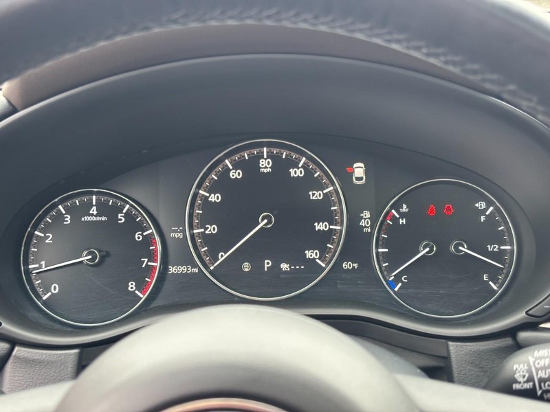 Mazda CX-30 Vehicle Full-screen Gallery Image 19