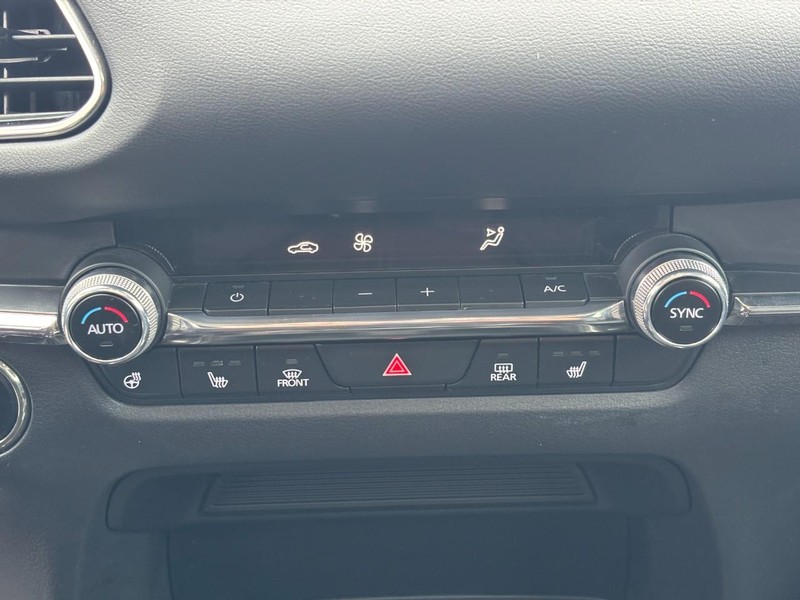 Mazda CX-30 Vehicle Full-screen Gallery Image 22