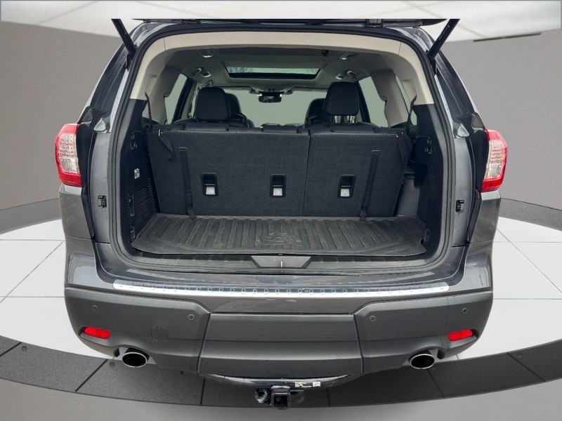Subaru Ascent Vehicle Full-screen Gallery Image 04