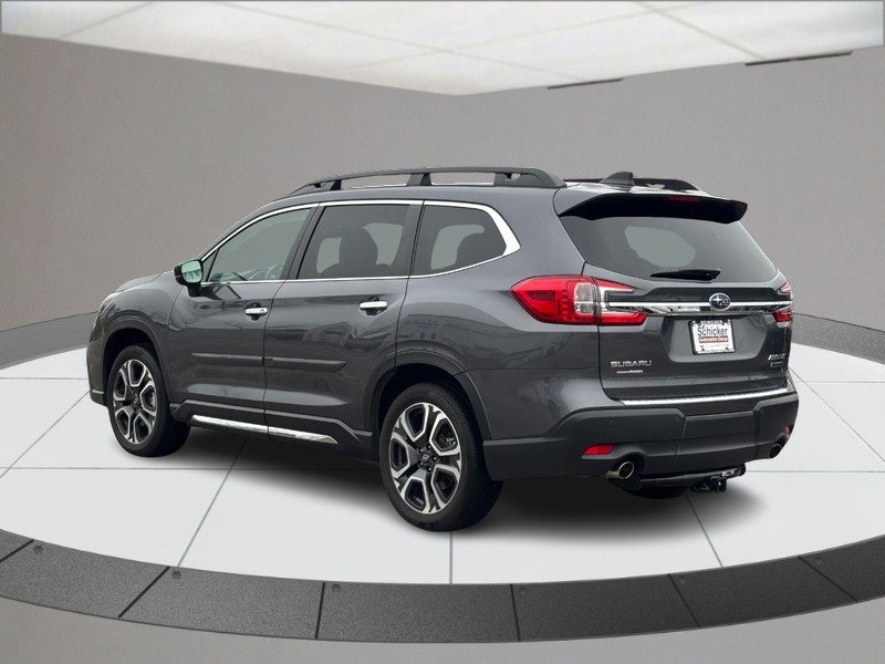 Subaru Ascent Vehicle Full-screen Gallery Image 06