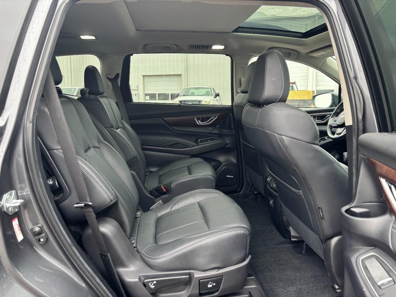 Subaru Ascent Vehicle Full-screen Gallery Image 10