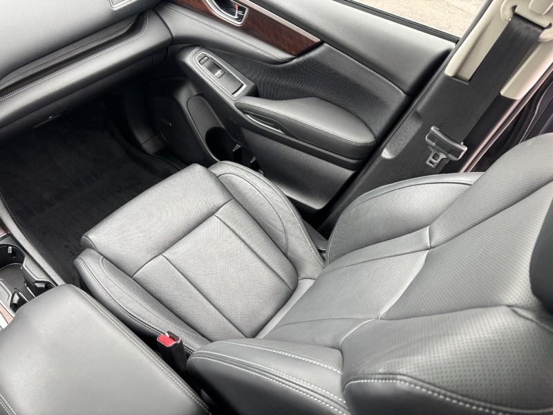 Subaru Ascent Vehicle Full-screen Gallery Image 15