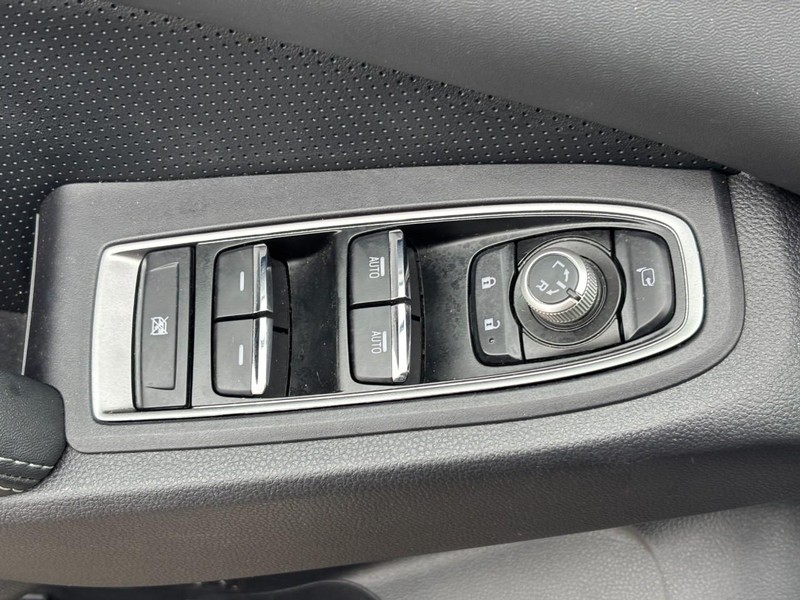 Subaru Ascent Vehicle Full-screen Gallery Image 23