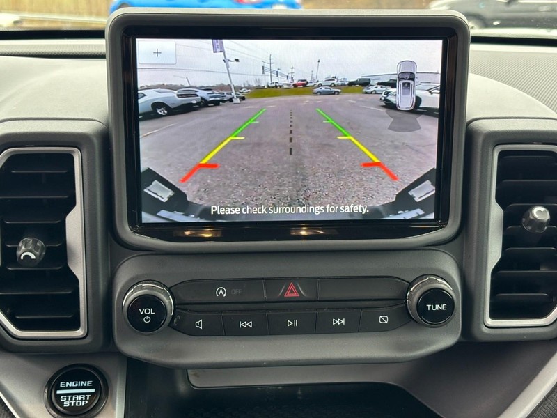 Ford Bronco Sport Vehicle Full-screen Gallery Image 20