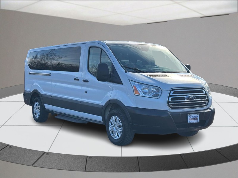 Ford Transit Wagon Vehicle Full-screen Gallery Image 02