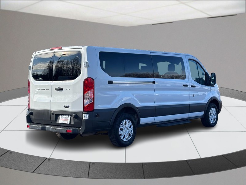 Ford Transit Wagon Vehicle Full-screen Gallery Image 03