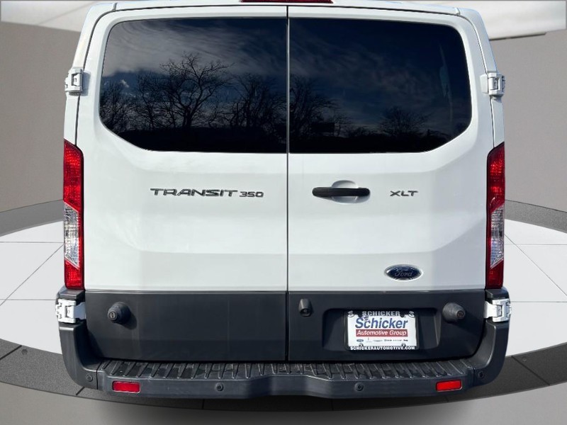 Ford Transit Wagon Vehicle Full-screen Gallery Image 04