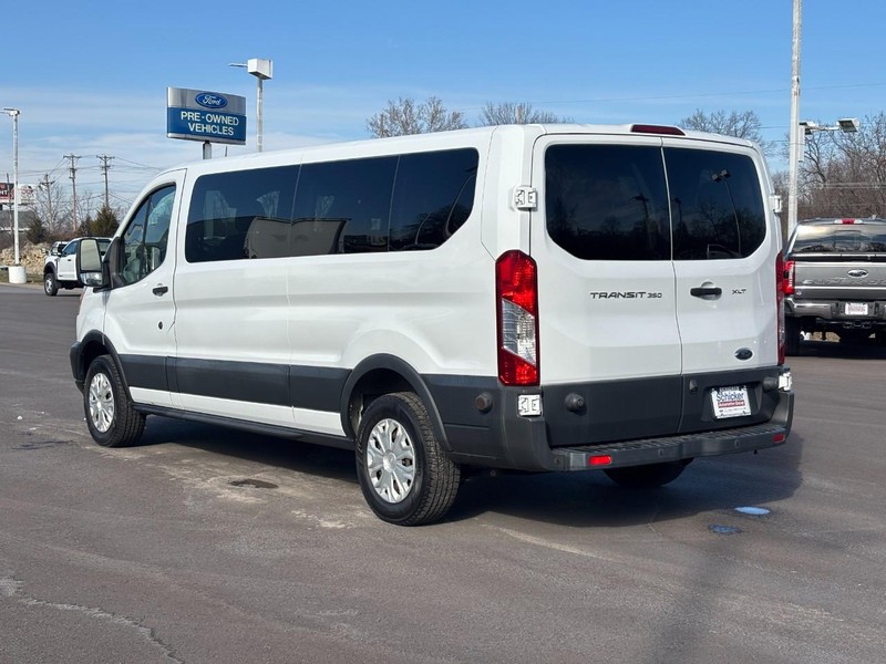 Ford Transit Wagon Vehicle Full-screen Gallery Image 05