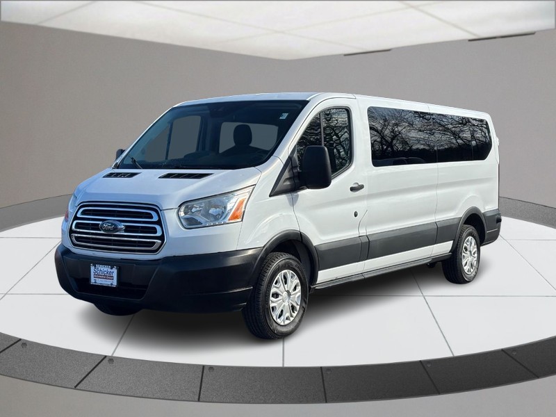 Ford Transit Wagon Vehicle Full-screen Gallery Image 07