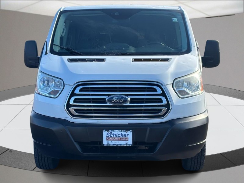Ford Transit Wagon Vehicle Full-screen Gallery Image 08
