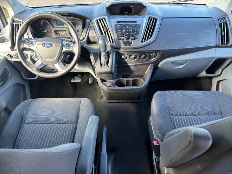 Ford Transit Wagon Vehicle Full-screen Gallery Image 11