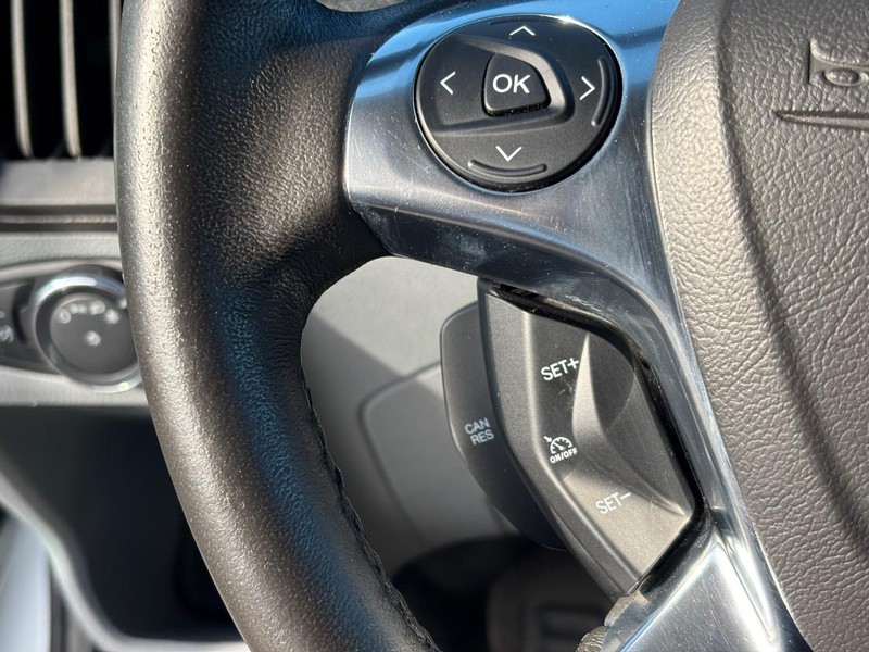 Ford Transit Wagon Vehicle Full-screen Gallery Image 18