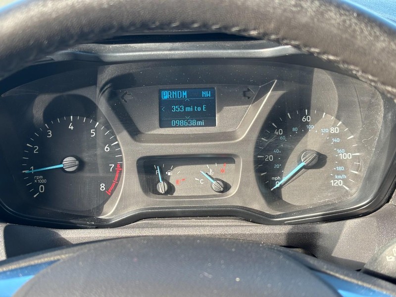 Ford Transit Wagon Vehicle Full-screen Gallery Image 20