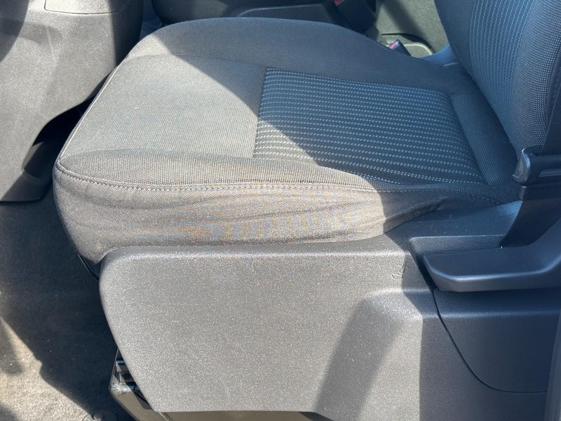 Ford Transit Wagon Vehicle Full-screen Gallery Image 27