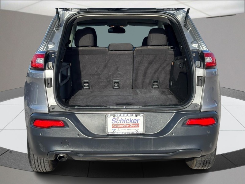 Jeep Cherokee Vehicle Full-screen Gallery Image 04