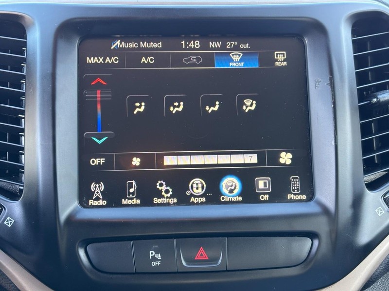 Jeep Cherokee Vehicle Full-screen Gallery Image 20