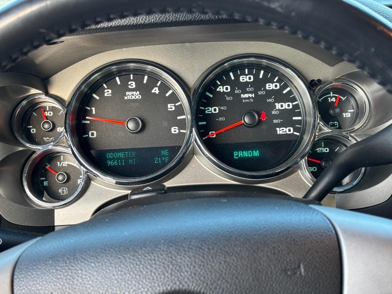 GMC Sierra 1500 Vehicle Full-screen Gallery Image 17