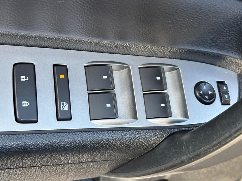 GMC Sierra 1500 Vehicle Full-screen Gallery Image 19