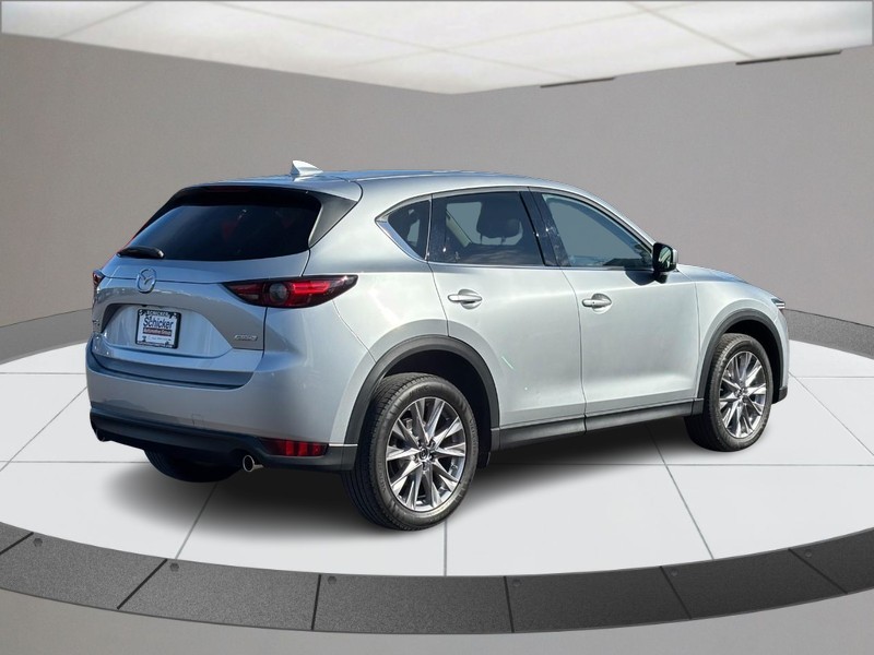 Mazda CX-5 Vehicle Full-screen Gallery Image 03