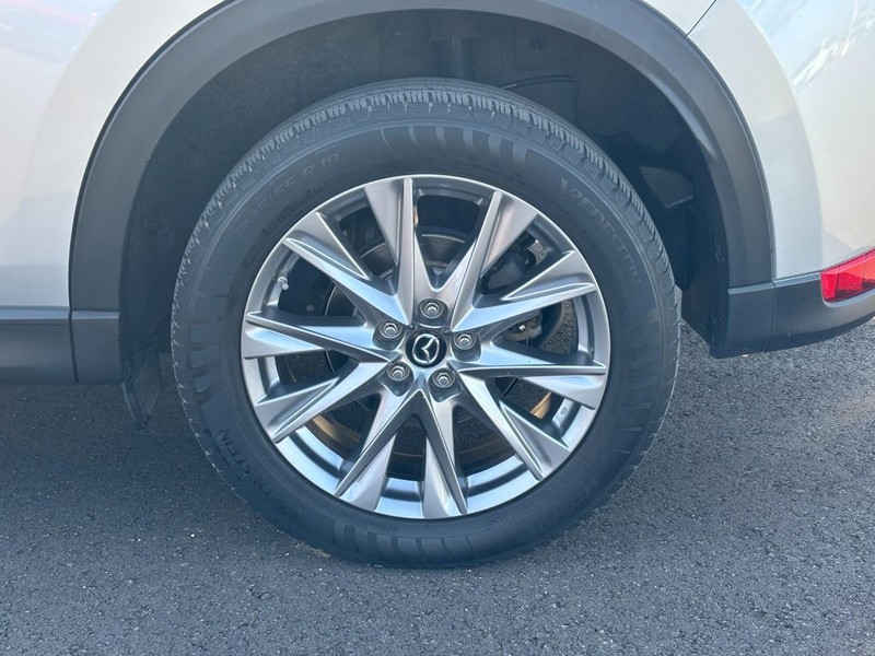 Mazda CX-5 Vehicle Full-screen Gallery Image 07