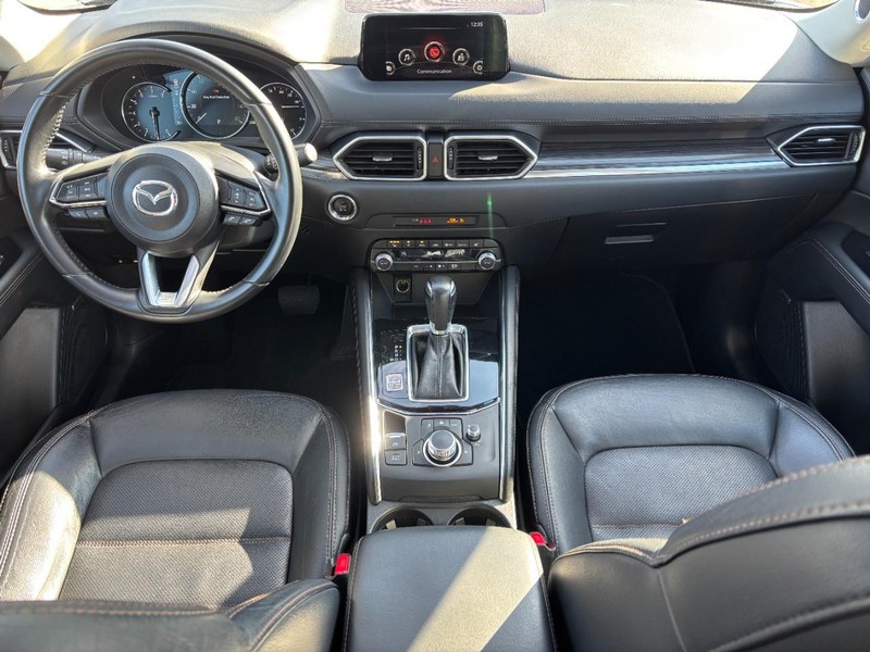 Mazda CX-5 Vehicle Full-screen Gallery Image 11
